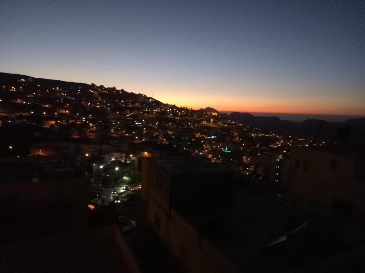 וואדי מוסא Happy Night Hostel מראה חיצוני תמונה