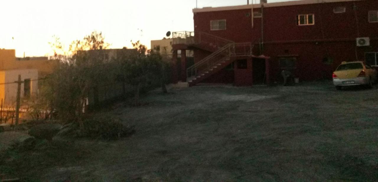 וואדי מוסא Happy Night Hostel מראה חיצוני תמונה